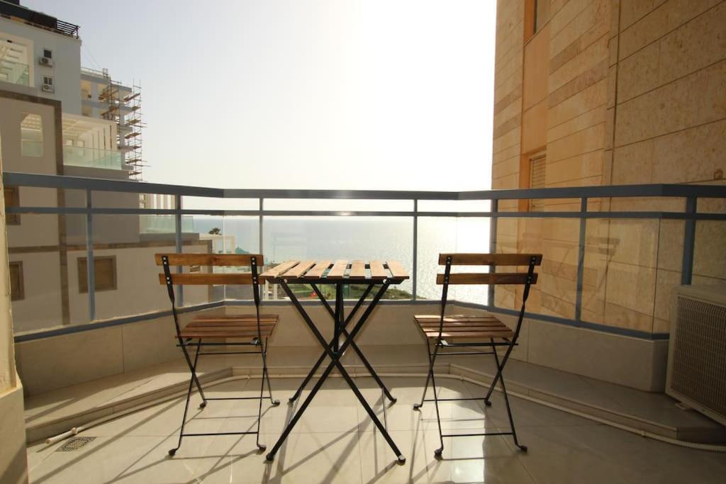 Royal Aparatment On The Sea , Blvd Nitza 34 Netanya Exterior photo